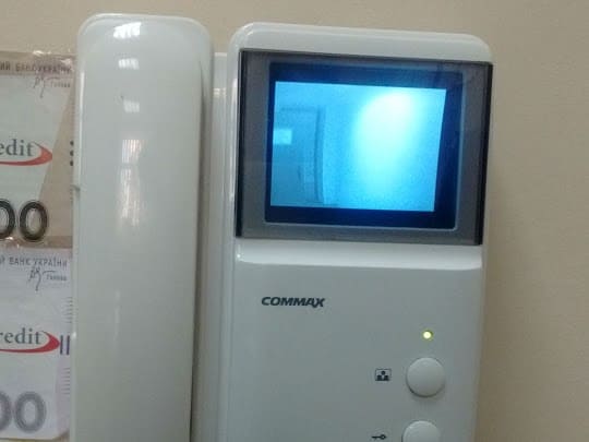 Відремонтований домофон Commax DPV-4MTN
